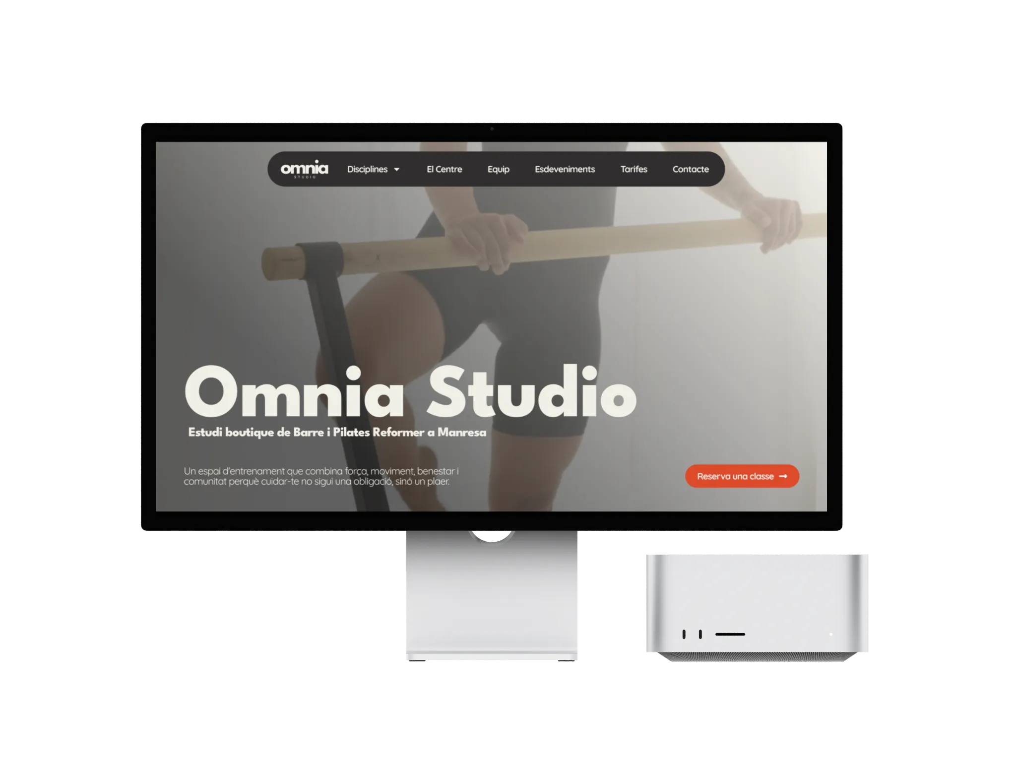 Web de Omnia Studio en una pantalla d'ordinador